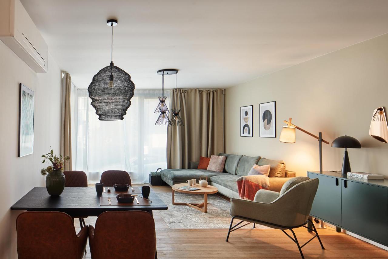 Prague Days - Stylish Apartments With Terrace - Parking - Quiet Area エクステリア 写真