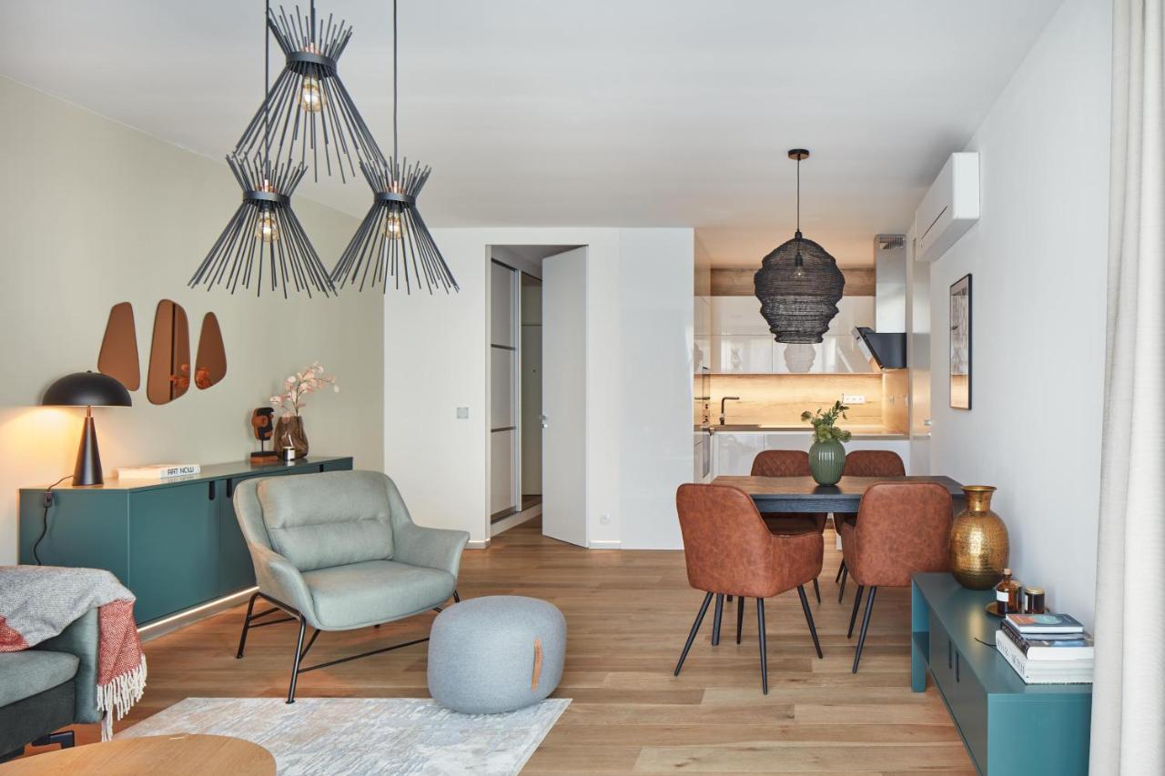 Prague Days - Stylish Apartments With Terrace - Parking - Quiet Area エクステリア 写真