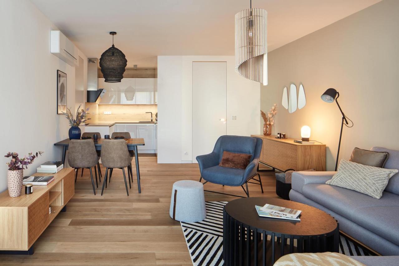 Prague Days - Stylish Apartments With Terrace - Parking - Quiet Area エクステリア 写真