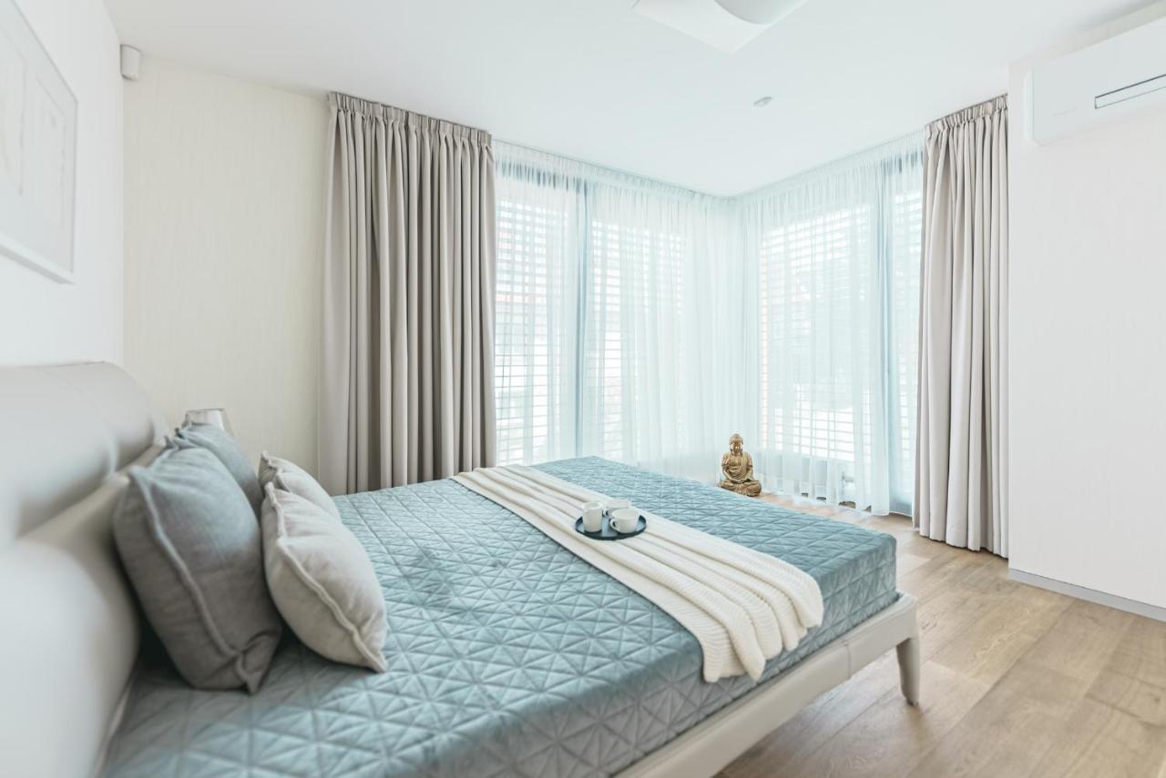 Prague Days - Stylish Apartments With Terrace - Parking - Quiet Area エクステリア 写真